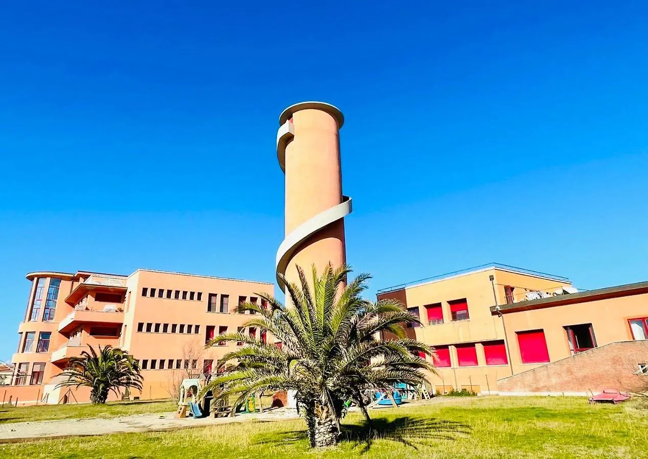 Aparthotel Regina Beach Holiday Apartments Tirrenia Italy
