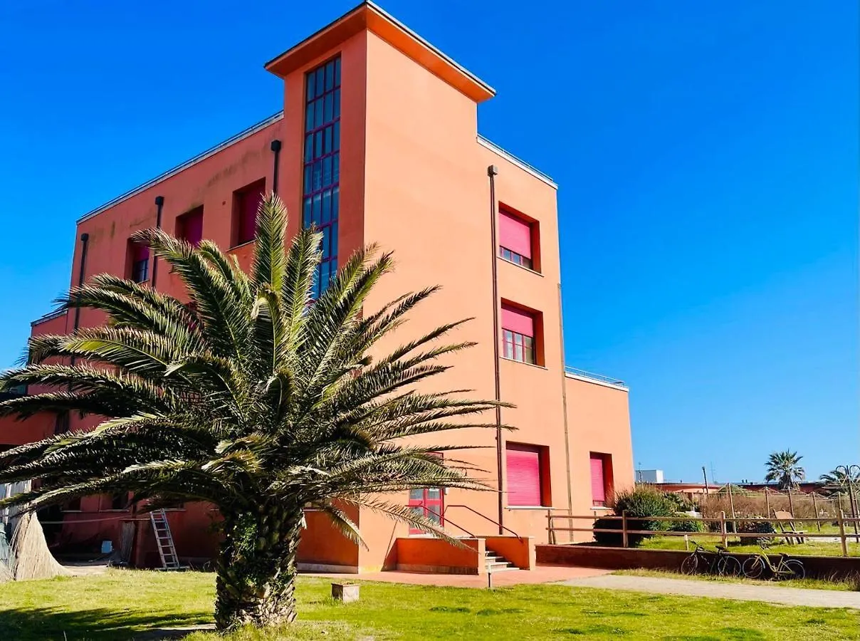 Regina Beach Holiday Apartments Tirrenia Italy