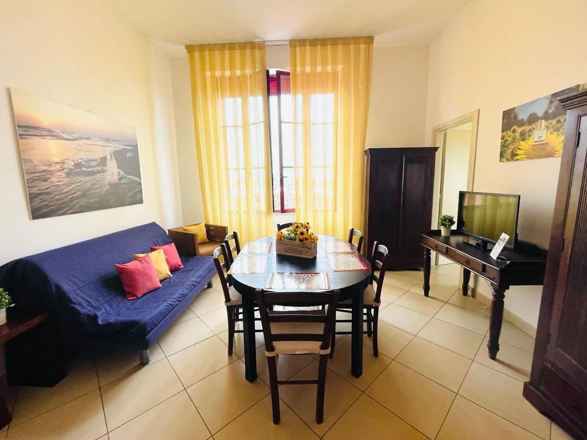 Regina Beach Holiday Apartments Tirrenia Italy