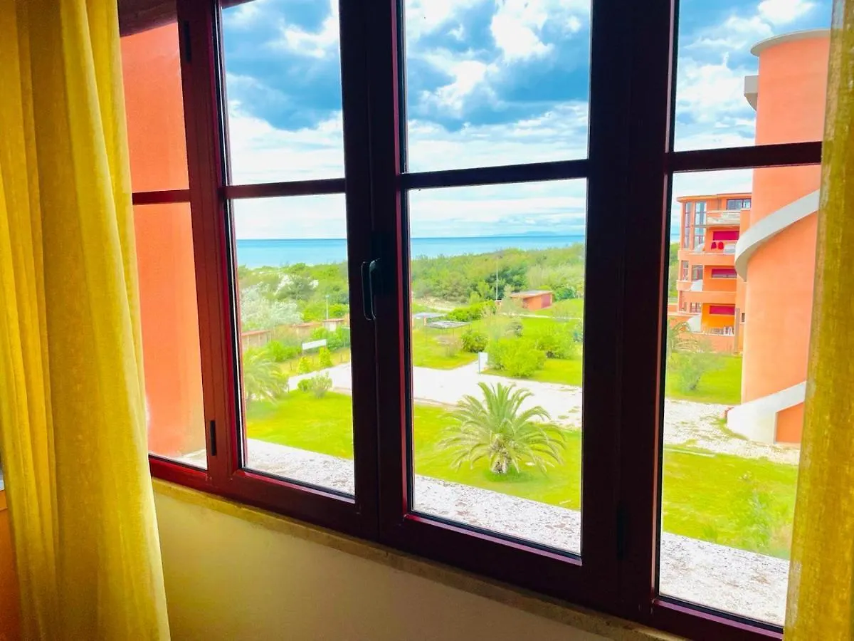 Regina Beach Holiday Apartments Tirrenia