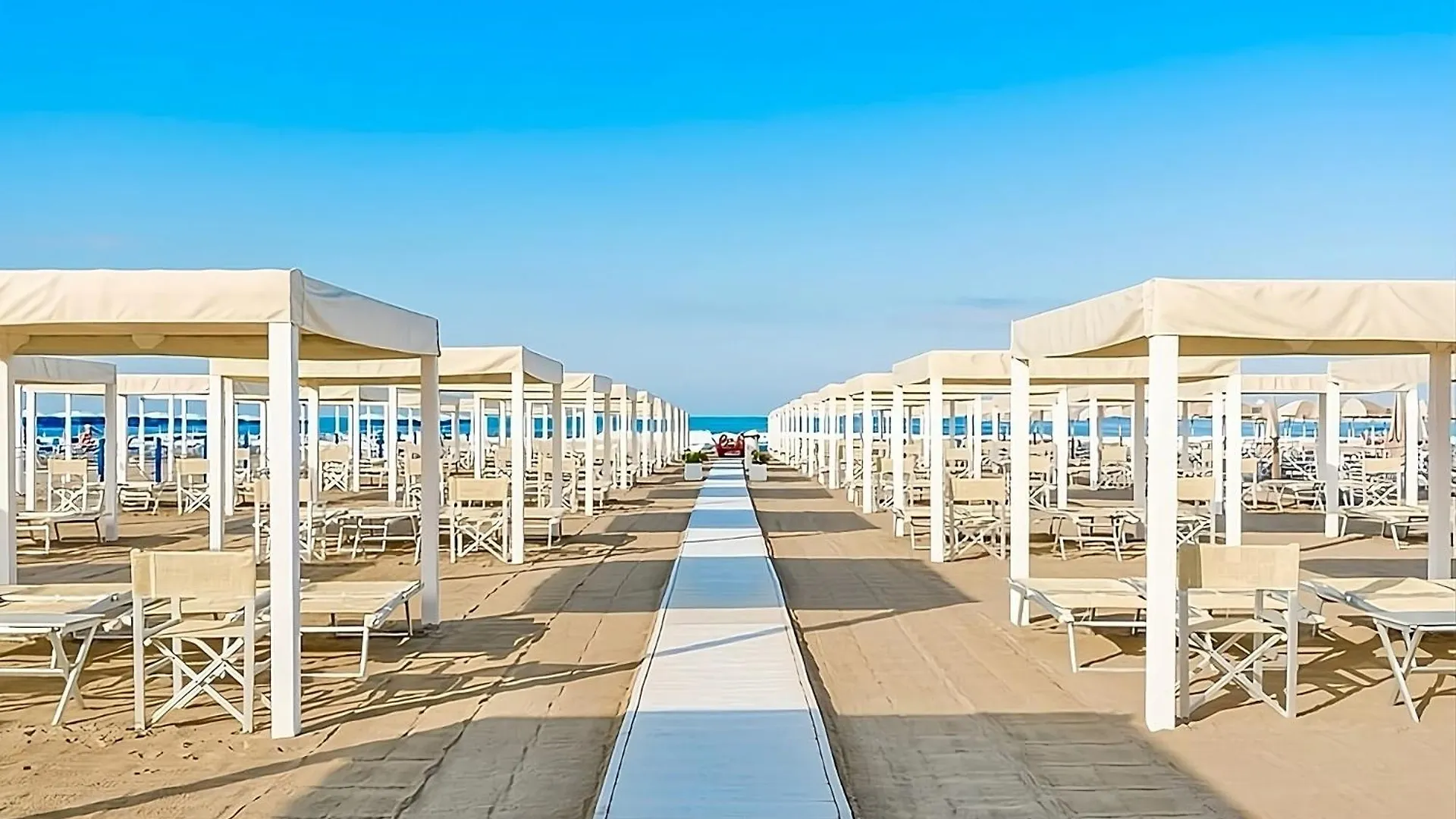 Regina Beach Holiday Apartments Tirrenia
